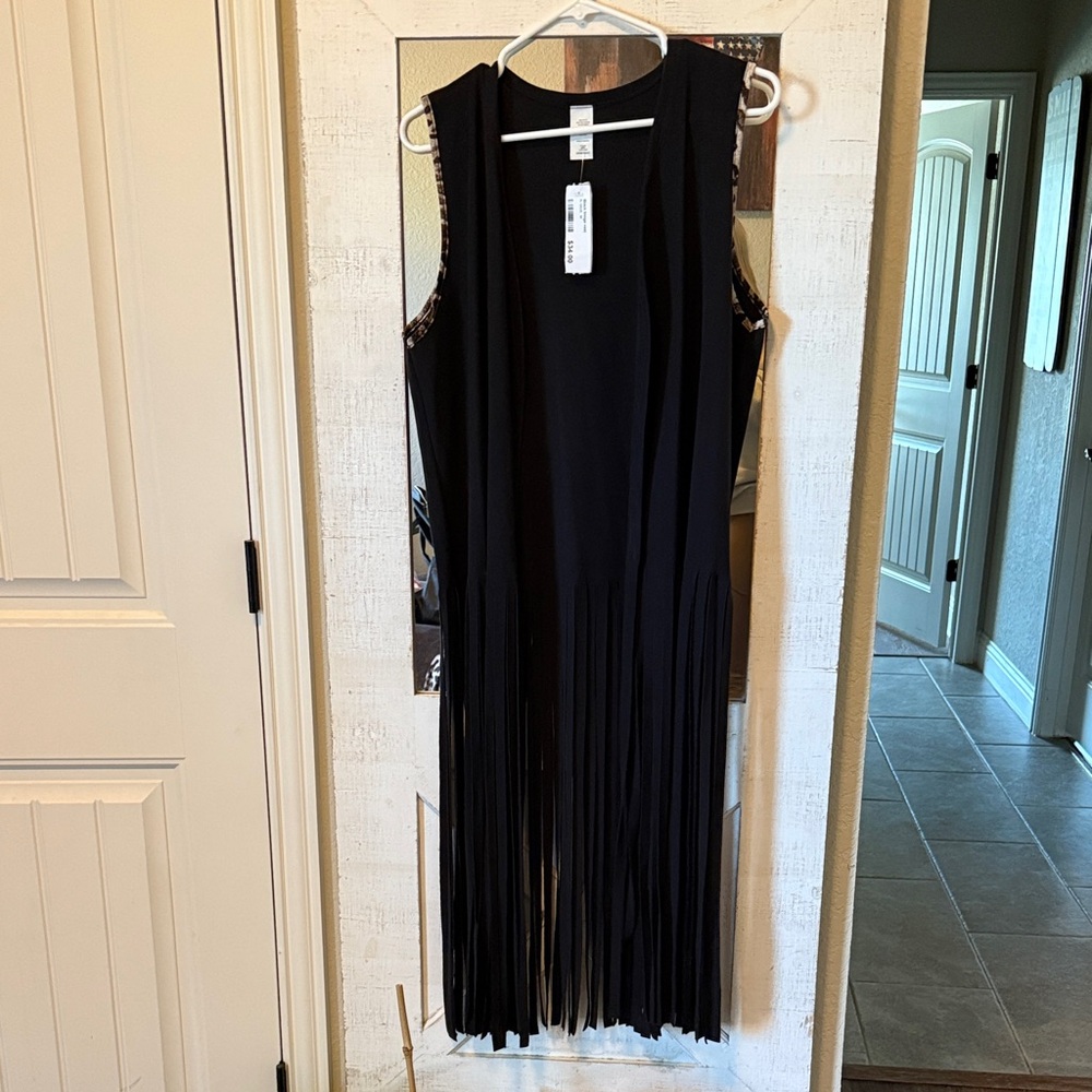 Black Fringe Vest 🤠 – Western Concert Style (NWT, Size M)